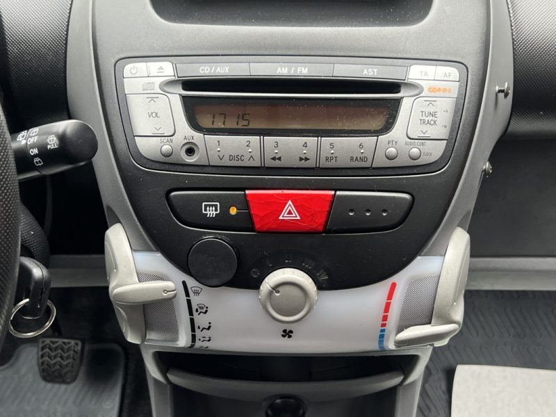 TOYOTA AYGO 1.0 VVTi 68 Cv 5 PORTES / BOITE AUTOMATIQUE - GARANTIE 1 AN