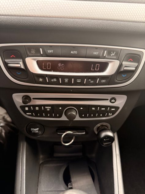 RENAULT MEGANE 1.5 dCi 110ch FAP Expression  - DISTRIBUTION NEUVE - GARANTIE 12 MOIS 