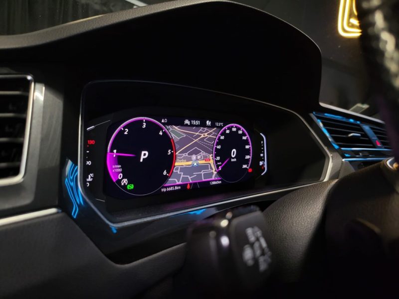 VOLKSWAGEN TIGUAN 2.0 TDI 150ch R Line DSG7 PACK BLACK 