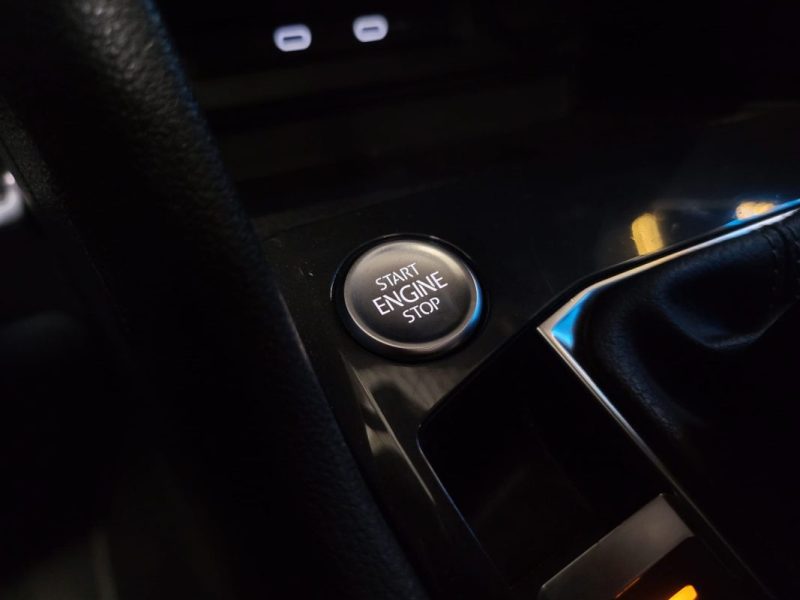 VOLKSWAGEN TIGUAN 2.0 TDI 150ch R Line DSG7 PACK BLACK 