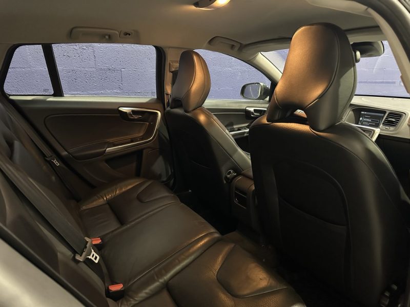 VOLVO V60 D2 DRIVe 115ch  - DISTRIBUTION OK 