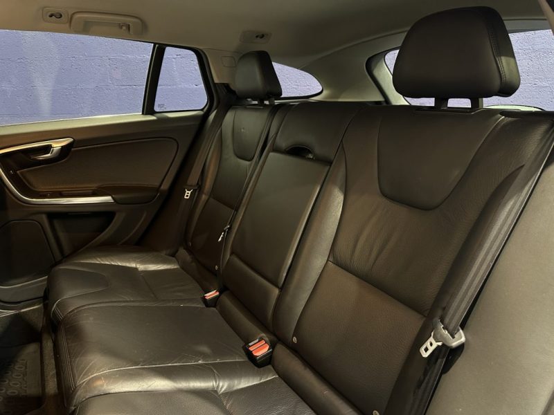 VOLVO V60 D2 DRIVe 115ch  - DISTRIBUTION OK 