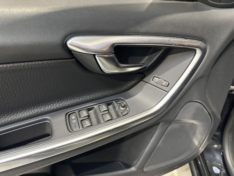 VOLVO V60 D2 DRIVe 115ch  - DISTRIBUTION OK 