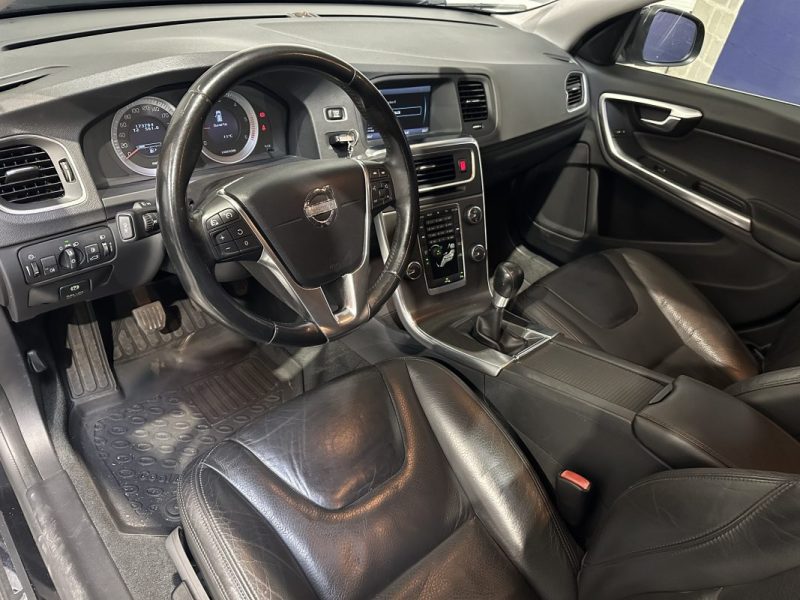 VOLVO V60 D2 DRIVe 115ch  - DISTRIBUTION OK 
