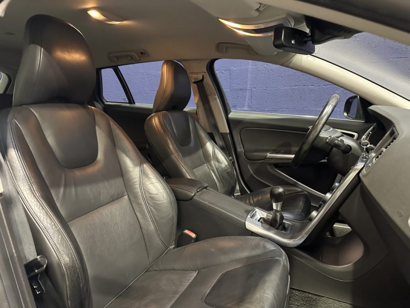 VOLVO V60 D2 DRIVe 115ch  - DISTRIBUTION OK 