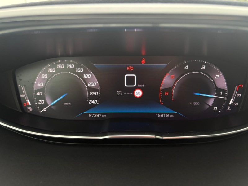 Peugeot 3008 1.5 BlueHDi 130ch Allure Pack 🚗 Apple CarPlay 🍎 / Caméra 📷/ Garantie 6 mois ✅