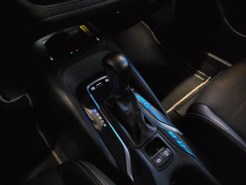 TOYOTA COROLLA 1.8 Hybride 140ch DESIGN 