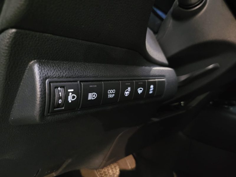 TOYOTA COROLLA 1.8 Hybride 140ch DESIGN 