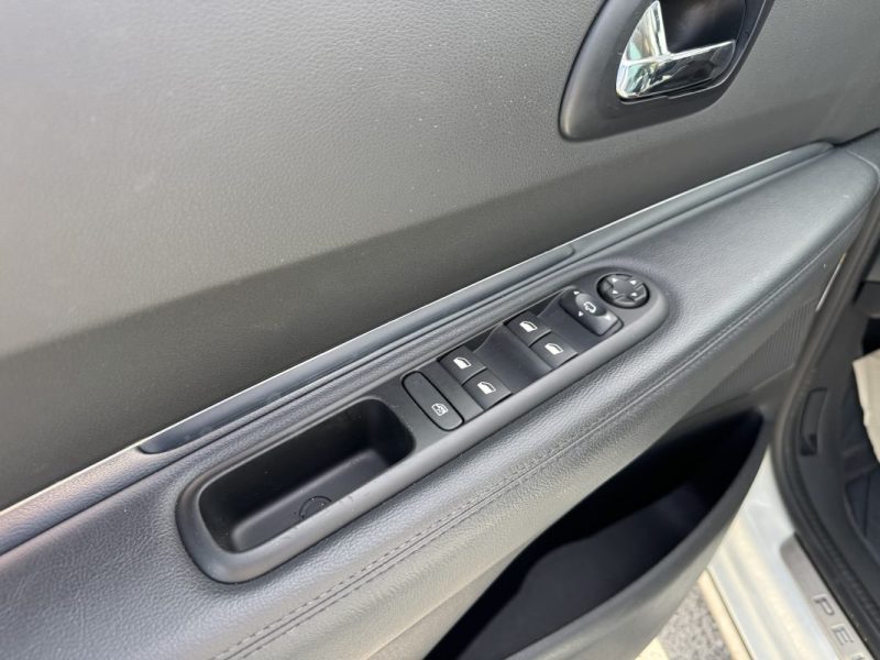 PEUGEOT 3008 1.2 130CV FELINE