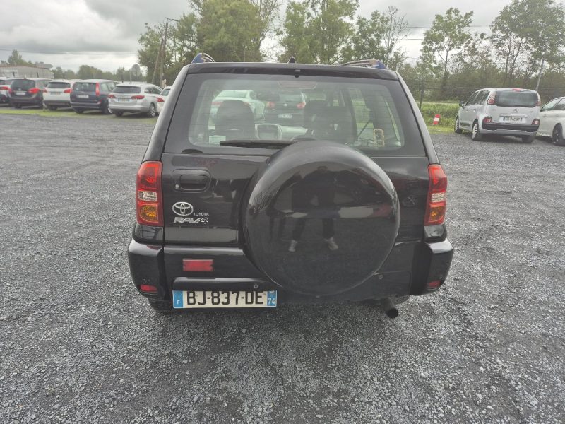 TOYOTA RAV4 115cv D-4D GX 2005 196000 km 