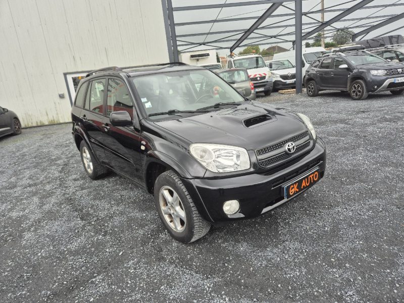 TOYOTA RAV4 115cv D-4D GX 2005 196000 km 