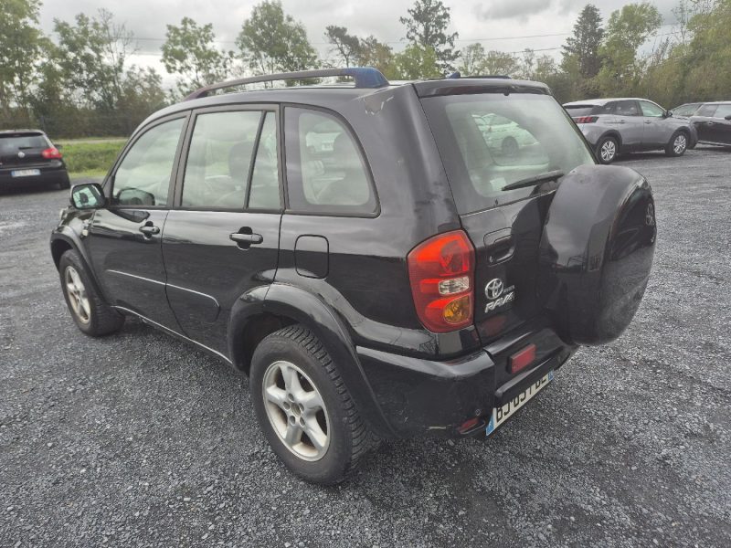 TOYOTA RAV4 115cv D-4D GX 2005 196000 km 