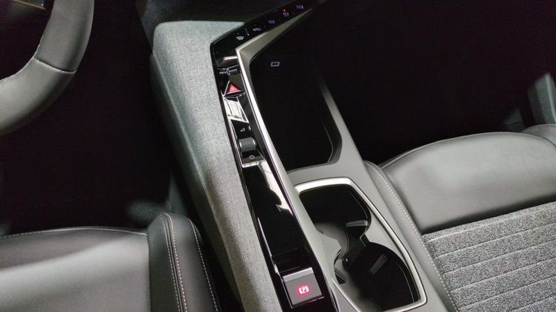 Peugeot 3008 nouveau Hybrid 145 e-dcs6 allure + navi + pack 360 vision & drive assist