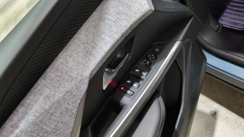 Peugeot 3008 nouveau Hybrid 145 e-dcs6 allure + navi + pack 360 vision & drive assist