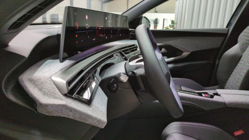 Peugeot 3008 nouveau Hybrid 145 e-dcs6 allure + navi + pack 360 vision & drive assist