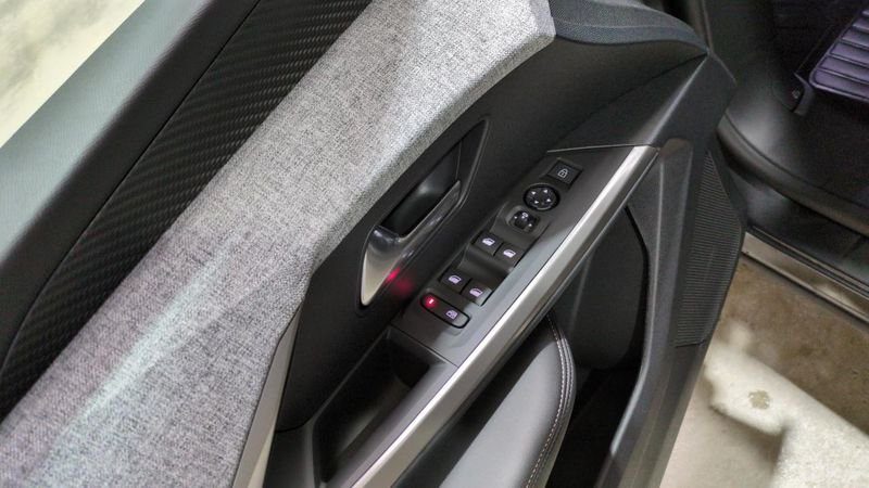 Peugeot 5008 nouveau Hybrid 145 e-dcs6 7pl allure surequipe