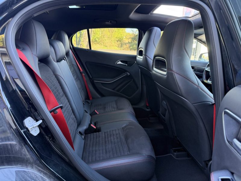 MERCEDES CLASSE GLA AMG GLA 45 4-matic  381cv  2016