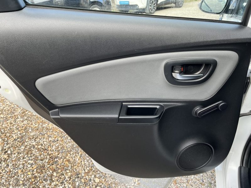 TOYOTA YARIS HSD 100h France Connect 01/2016