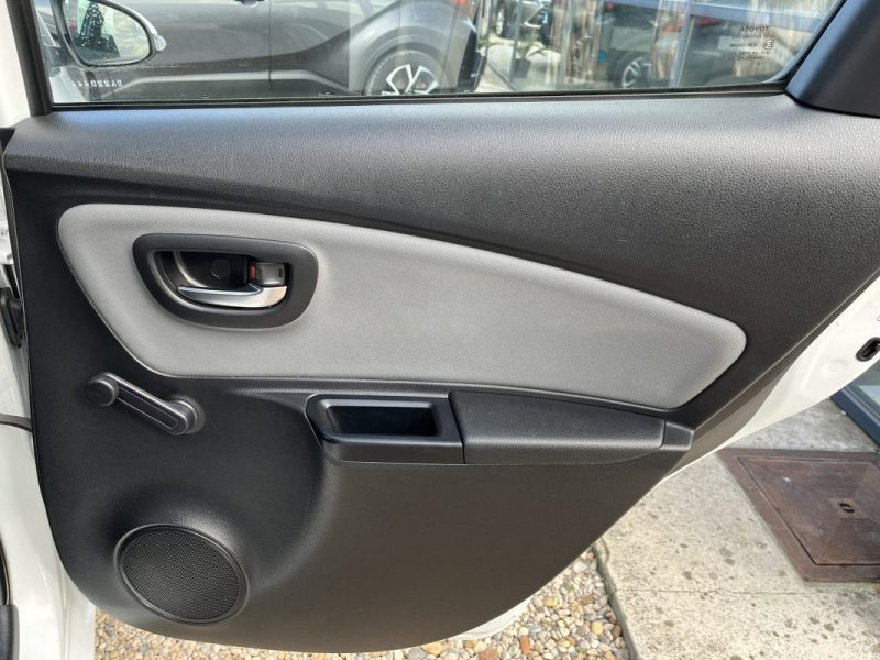 TOYOTA YARIS HSD 100h France Connect 01/2016