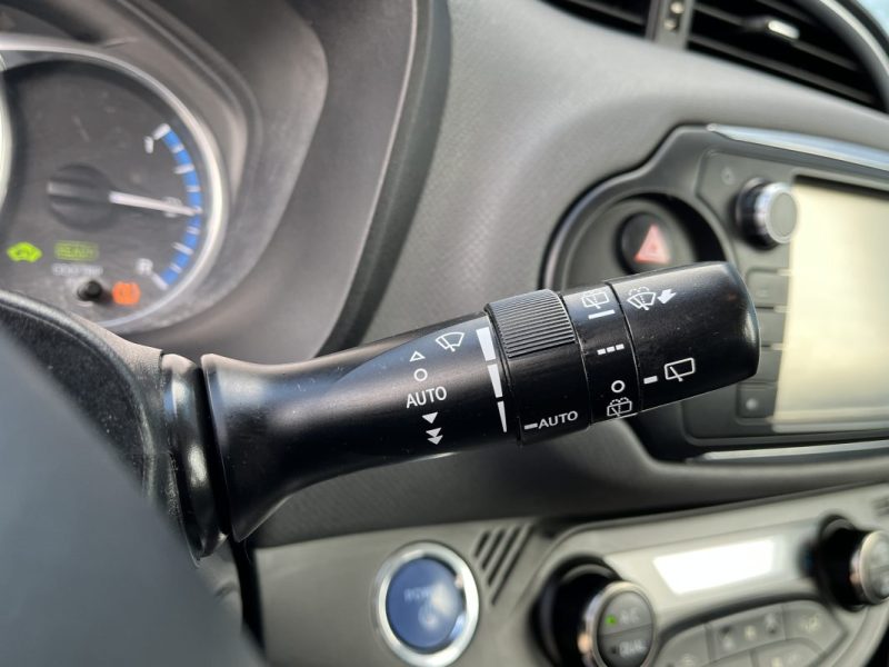 TOYOTA YARIS HSD 100h France Connect 01/2016