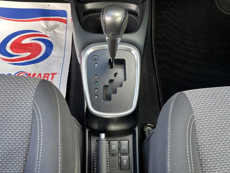 TOYOTA YARIS HSD 100h France Connect 01/2016