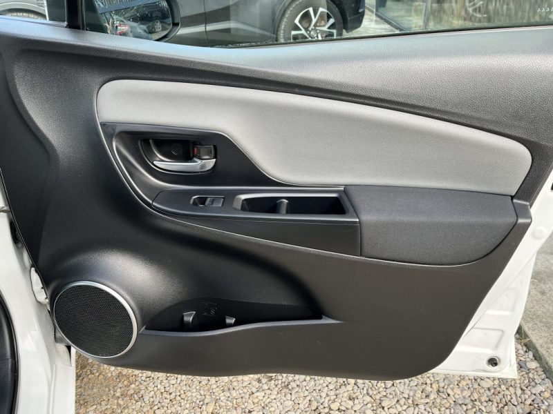 TOYOTA YARIS HSD 100h France Connect 01/2016