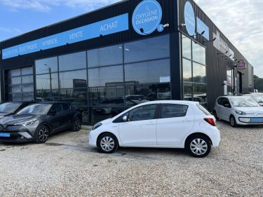 TOYOTA YARIS HSD 100h France Connect 01/2016