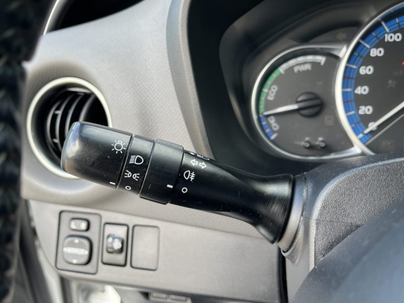 TOYOTA YARIS HSD 100h France Connect 01/2016