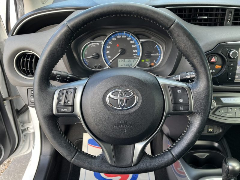 TOYOTA YARIS HSD 100h France Connect 01/2016