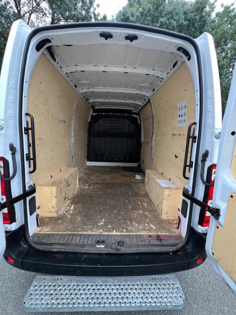 RENAULT MASTER F3500 L2H2 DCI 135 GRAND CONFORT