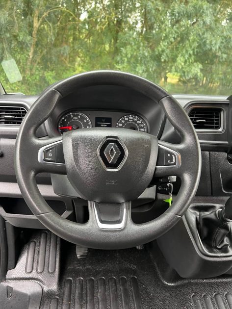 RENAULT MASTER F3500 L2H2 DCI 135 GRAND CONFORT