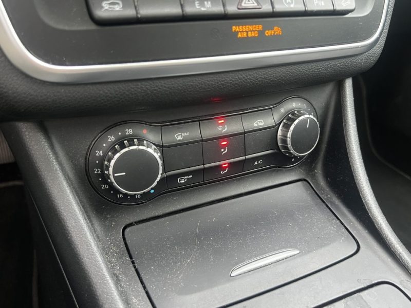 MERCEDES CLASSE GLA Fascination / BVA / Toit panoramique / Attelage 2015