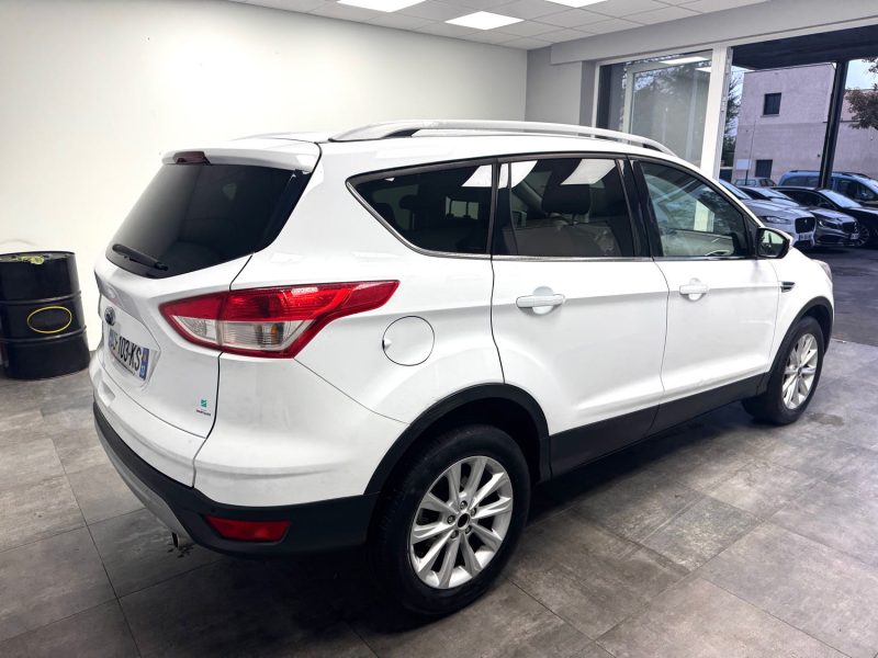 FORD KUGA 2.0 TDCi 120ch 4X2 Titanium 2015