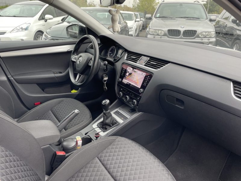 SKODA OCTAVIA 1.4 TSI 150ch Style / CarPlay - Caméra De Recul - Attelage