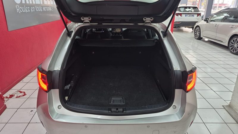 TOYOTA COROLLA TOURING SPORTS 122cv DYNAMIC BUSINESS/1 ERE MAIN/TVA RECUP