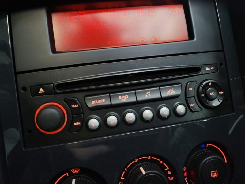 PEUGEOT 3008 1.6 HDi FAP BUSINESS PACK 112 ch