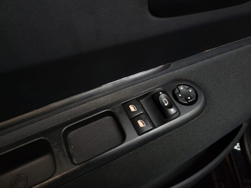 PEUGEOT 3008 1.6 HDi FAP BUSINESS PACK 112 ch