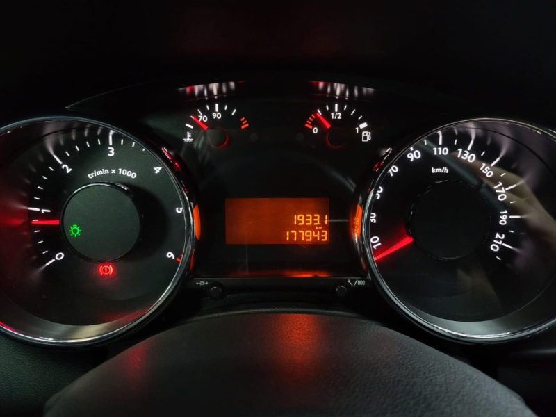 PEUGEOT 3008 1.6 HDi FAP BUSINESS PACK 112 ch