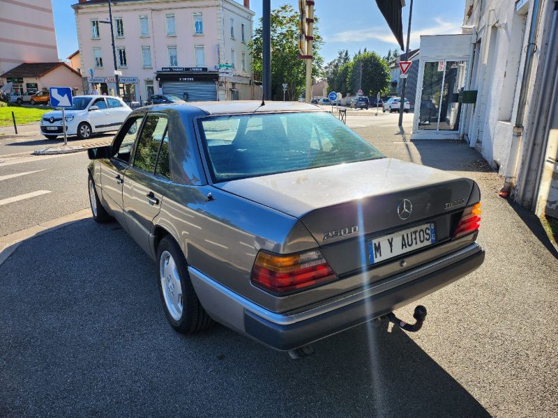 MERCEDES 250 250 Turbo D (W124) 