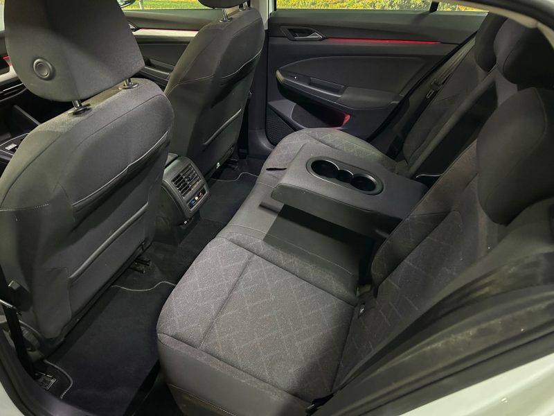 VOLKSWAGEN GOLF 8 1.0 TSI - 12V TURBO HYBRID 2022