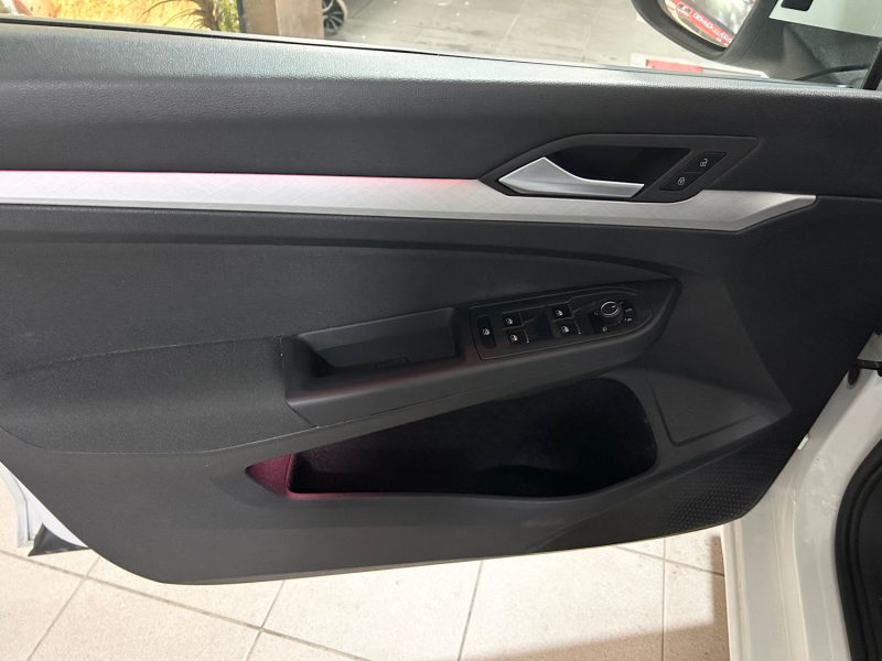 VOLKSWAGEN GOLF 8 1.0 TSI - 12V TURBO HYBRID 2022