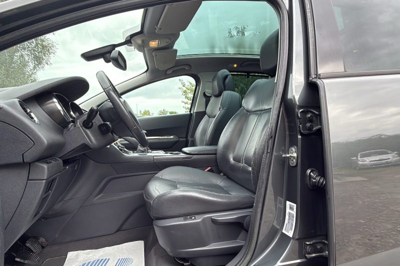 PEUGEOT 3008 1.6 HDi 112 FAP Féline BVM6 