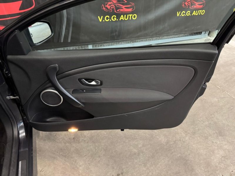 RENAULT MEGANE Coupe 1.9 DCI 130 DYNAMIQUE