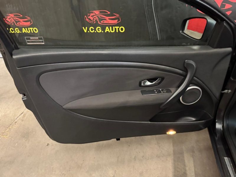 RENAULT MEGANE Coupe 1.9 DCI 130 DYNAMIQUE