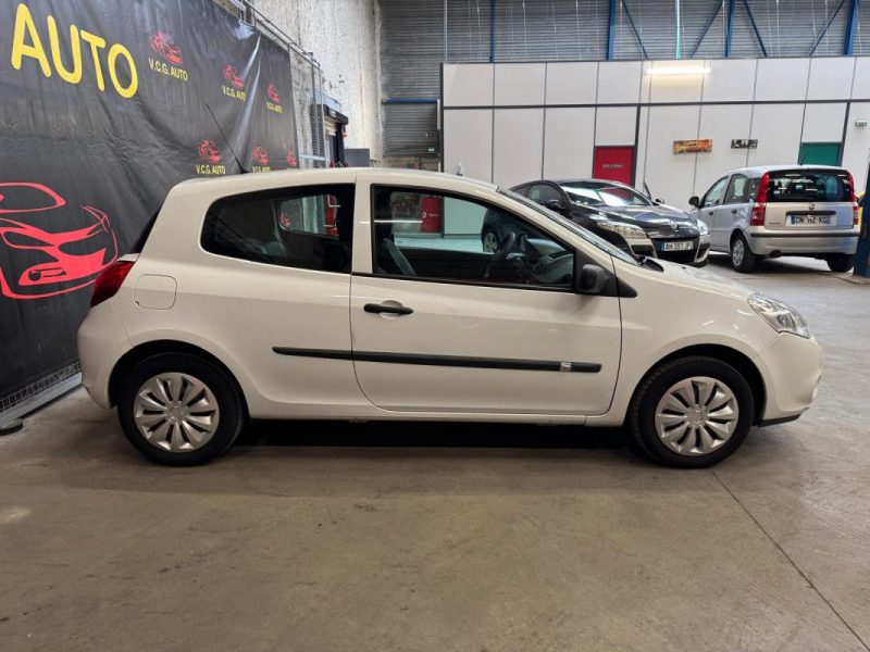 RENAULT CLIO 1.2i 16V 75ch GPL Authentique