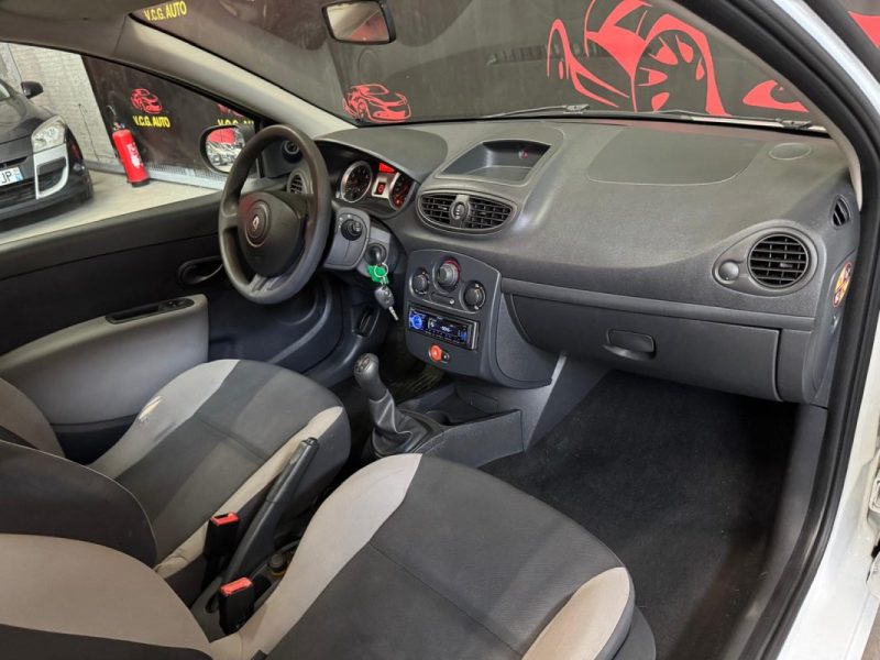 RENAULT CLIO 1.2i 16V 75ch GPL Authentique
