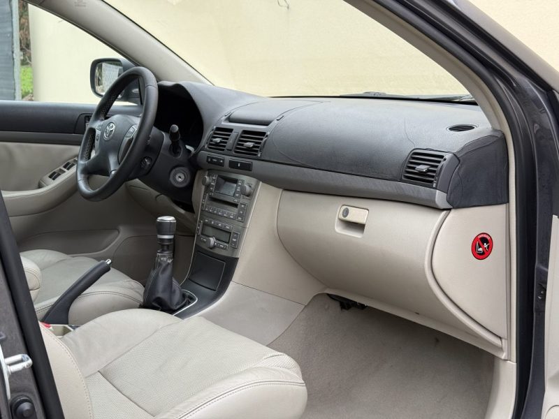 TOYOTA AVENSIS 2.2 MC 177cv D-4D CLEAN POWER 2008 175 000km