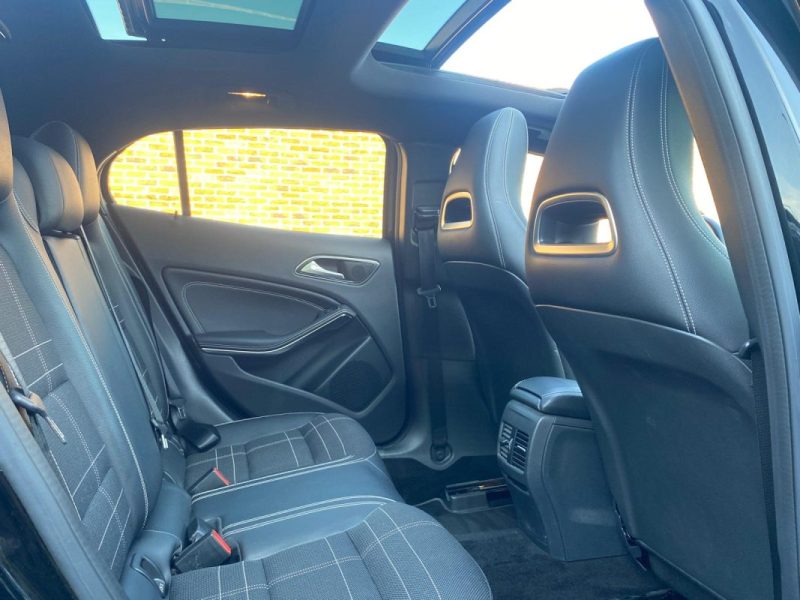 MERCEDES GLA 200 CDI 4MATIC 2015 🚘 Fascination / Toit ouvrant 🌟 / Caméra 📷 / Sièges chauffants ♨️