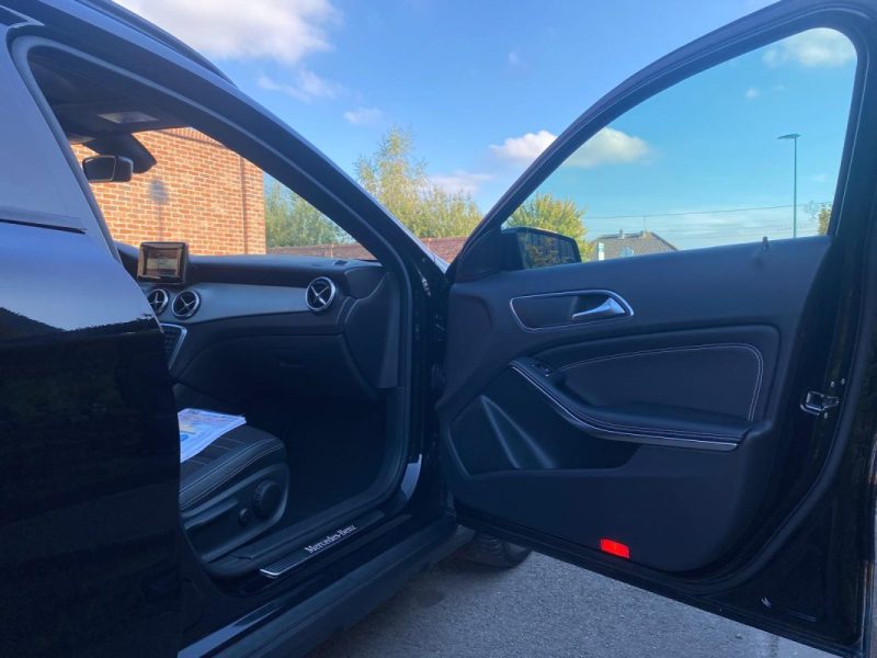 MERCEDES GLA 200 CDI 4MATIC 2015 🚘 Fascination / Toit ouvrant 🌟 / Caméra 📷 / Sièges chauffants ♨️