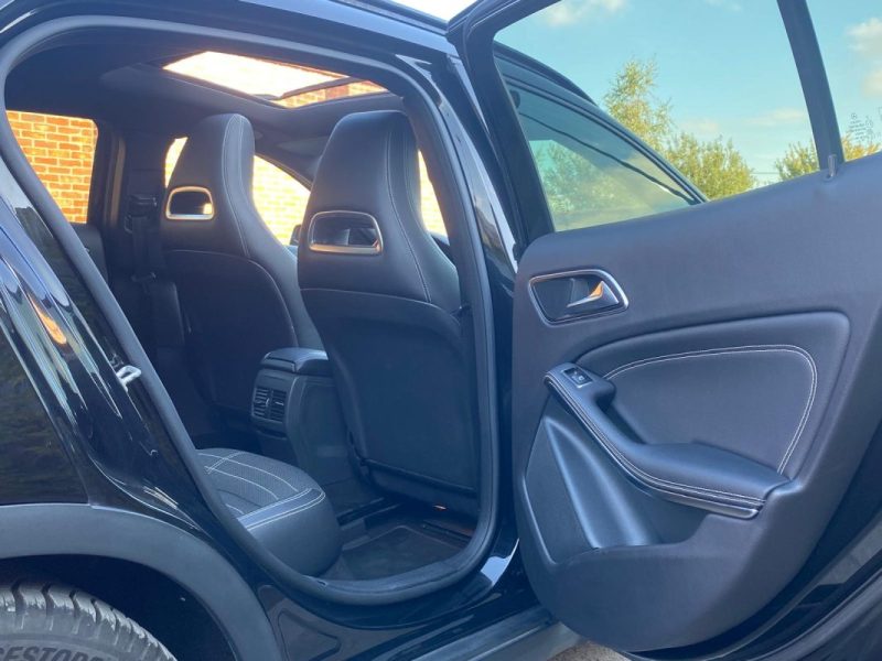 MERCEDES GLA 200 CDI 4MATIC 2015 🚘 Fascination / Toit ouvrant 🌟 / Caméra 📷 / Sièges chauffants ♨️